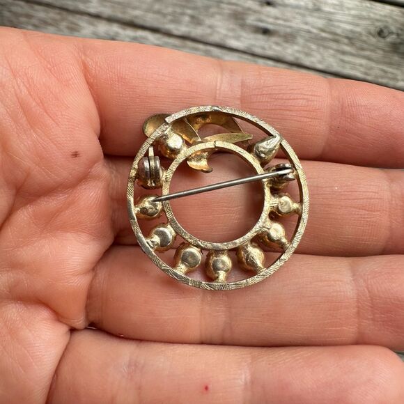 Vintage Jewelry Jeweltone Rhinestone Wreath Brooch Pin - Picture 2 of 2